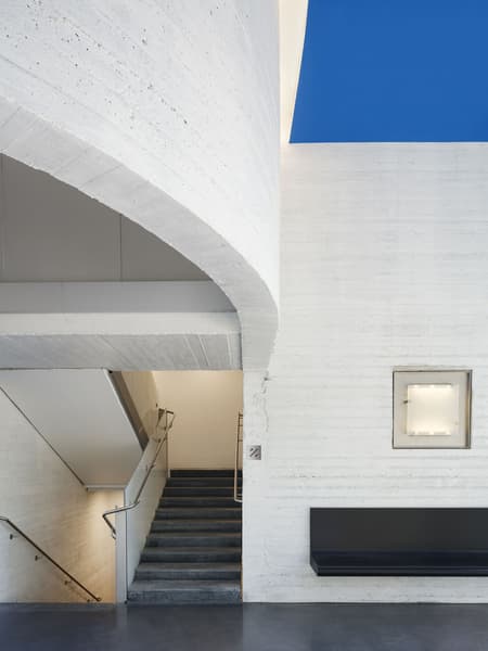 Meander Residence 